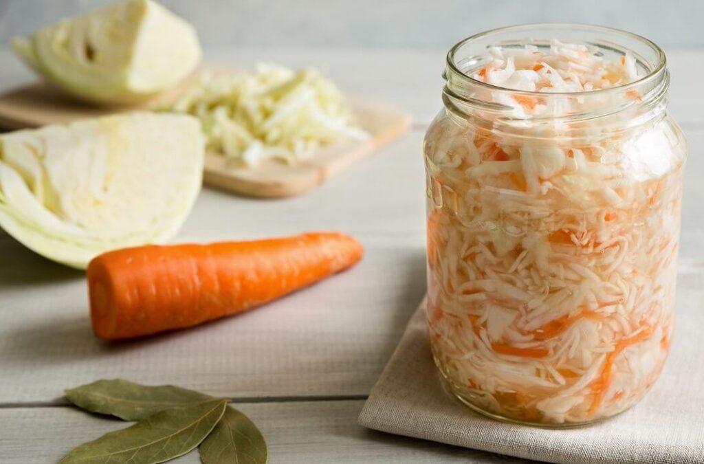 Як квасити капусту в банках рецепт