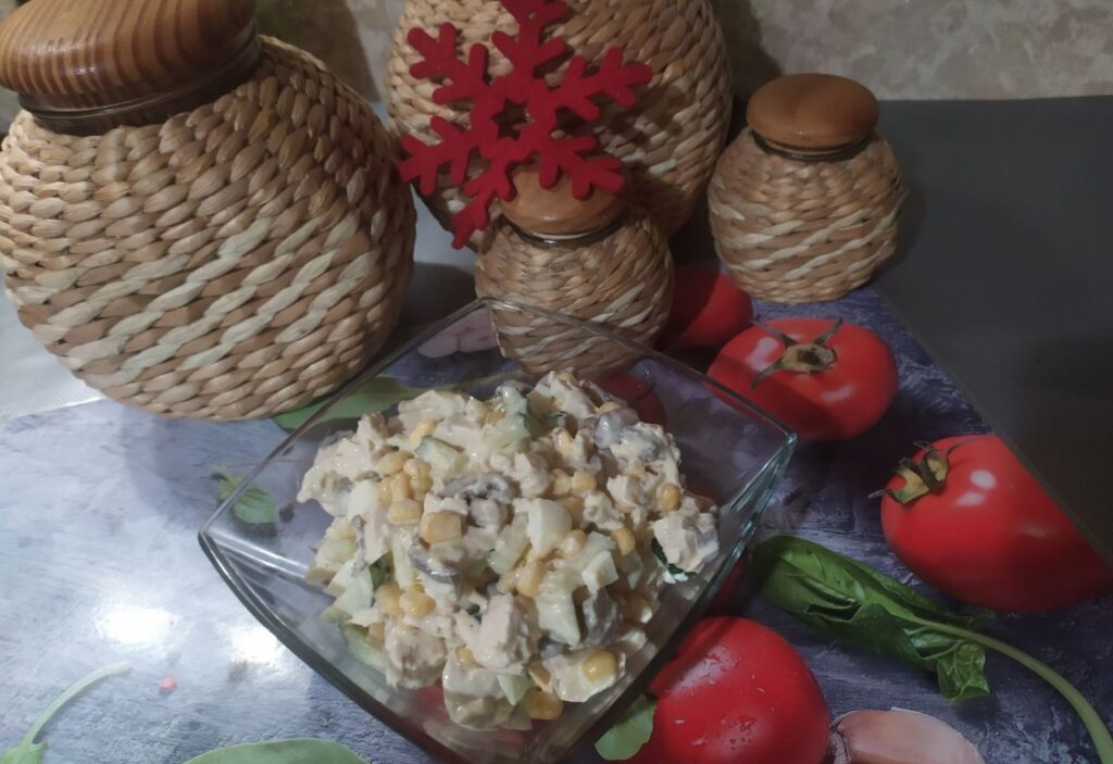 Дієтичні салати легкий салат з куркою і грибами просто смакота