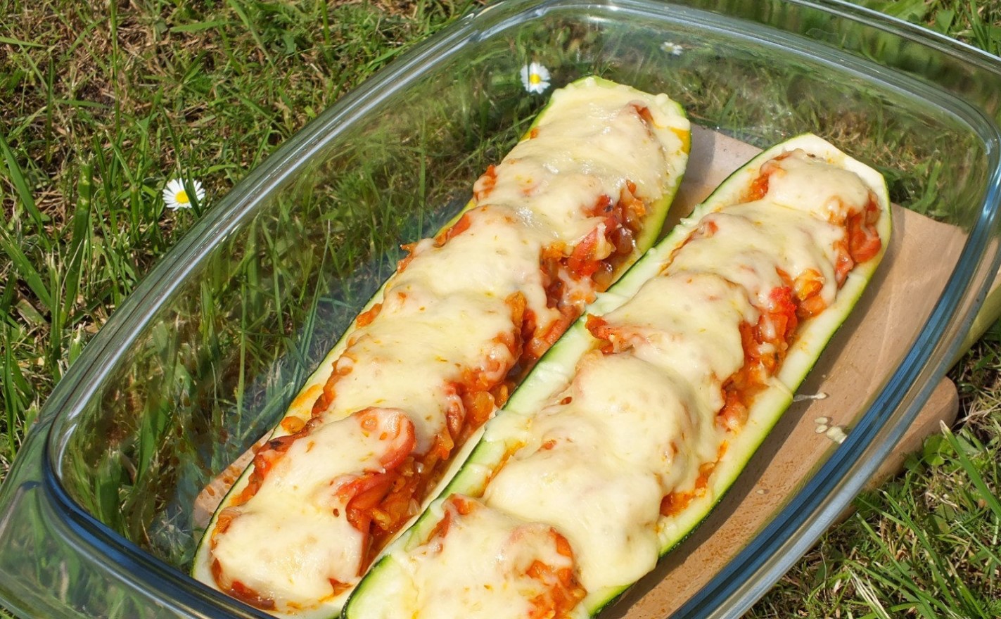 Як приготувати Кабачки фаршировані сосисками