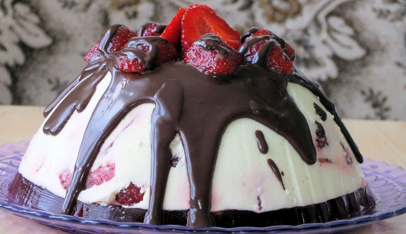 Смачний десерт із сиру маскарпоне та полуниці