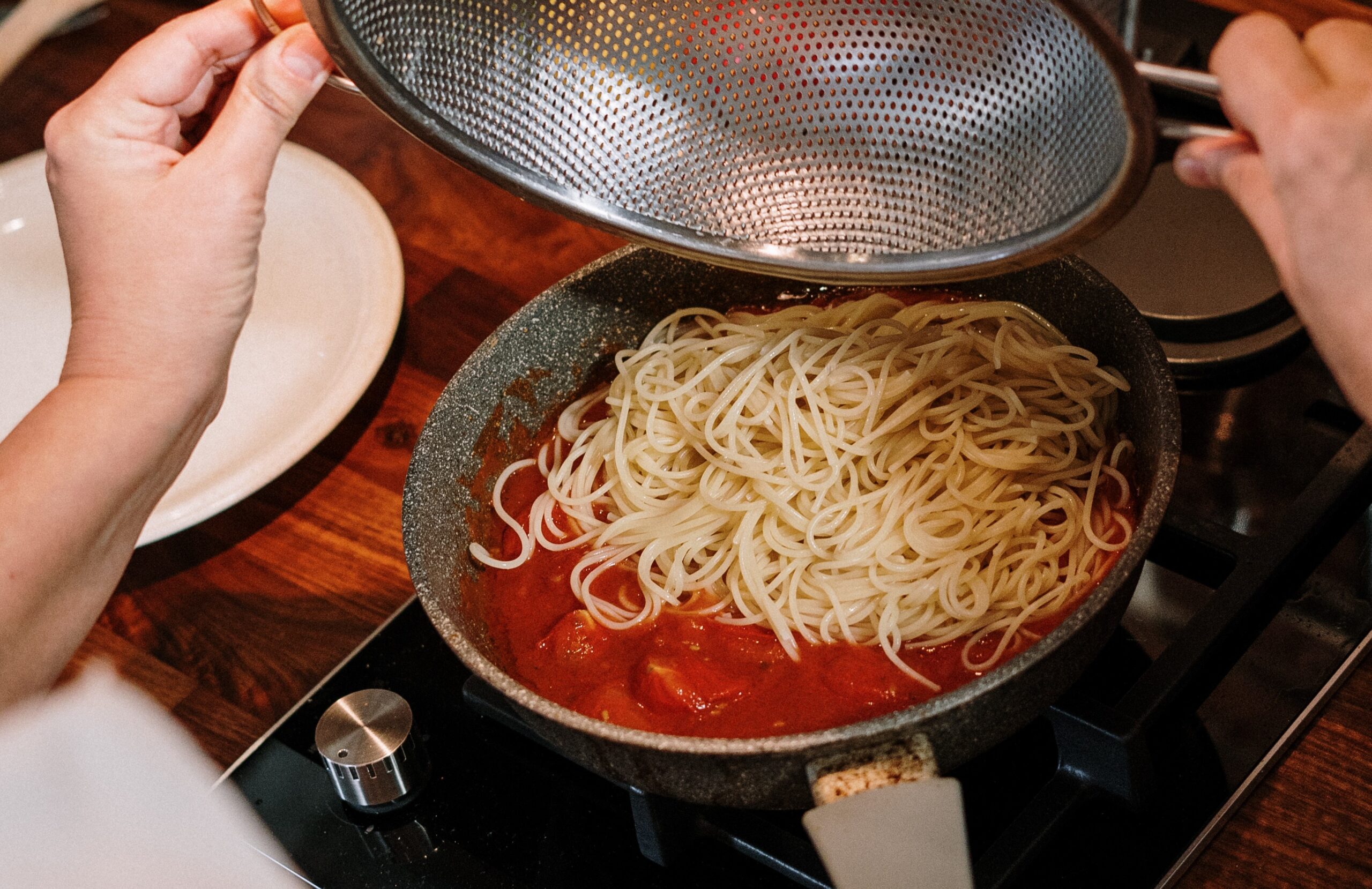 Як смачно приготувати спагетті з томатною пастою супер рецепт
