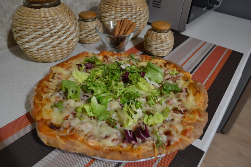 Тісто для піци з домашнього сиру піца з беконом