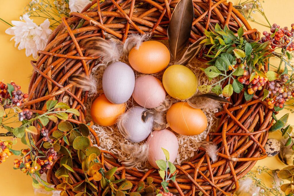 Як розфарбувати яйця на велидень прості способи